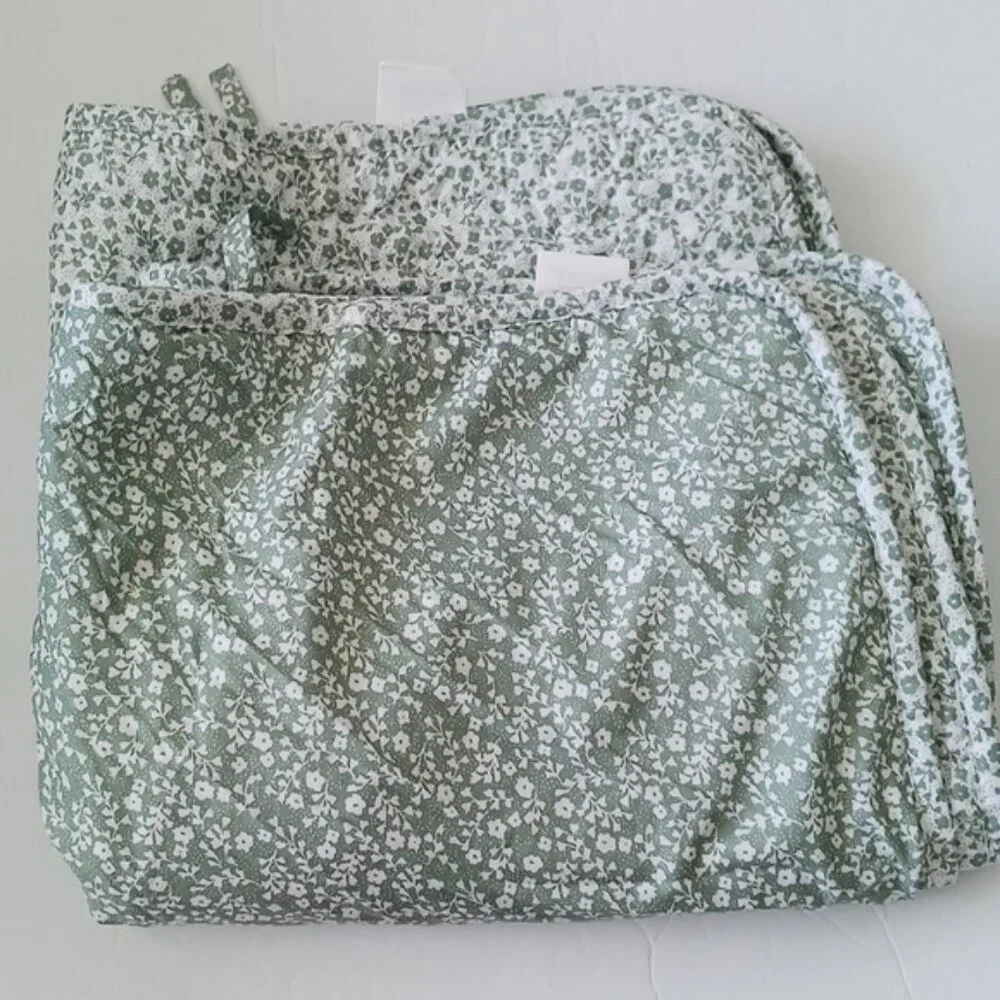 2 pc Shabby Shic decorative pillows floral green 28